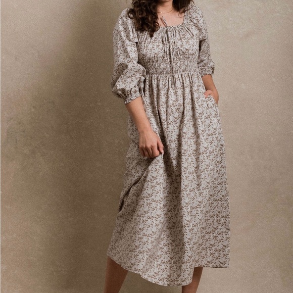 Neuflora Dresses & Skirts - Neuflora Durango dress in grey floral